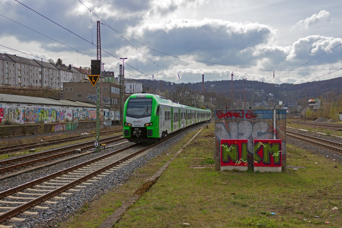 3429 012 am 03.04.2021 in Wuppertal-Steinbeck.