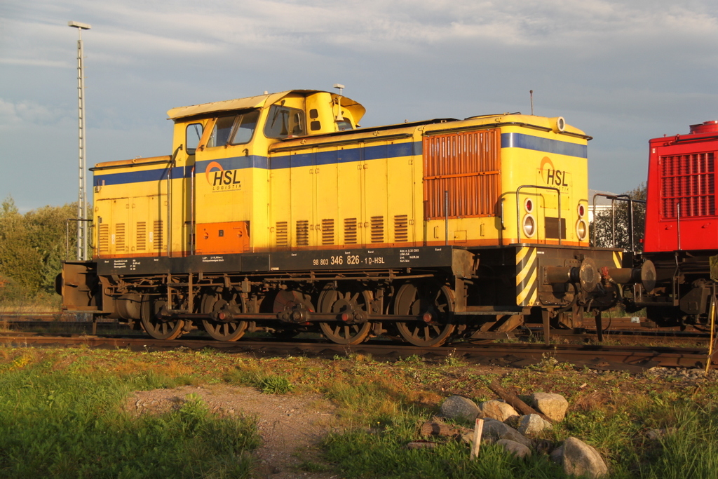 346 826-1 der Firma HSL stand am 19.10.2014 ebenfalls arbeitslos im Rostocker Seehafen rum.