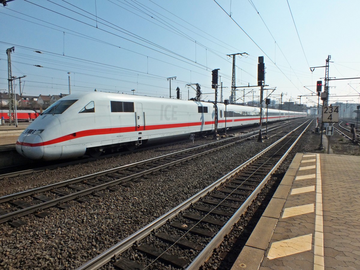 402 003 fährt am 14.3.14 in Fulda ein.