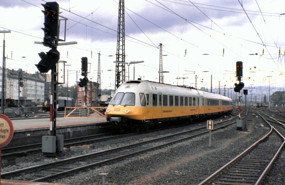 403 Airportexpress in Mainz am 29.04.1983.