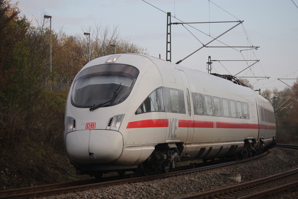 411 559-8 als ICE 1671(Stralsund-Hannover)kurz bei der Einfahrt im Rostocker Hbf.10.11.2019