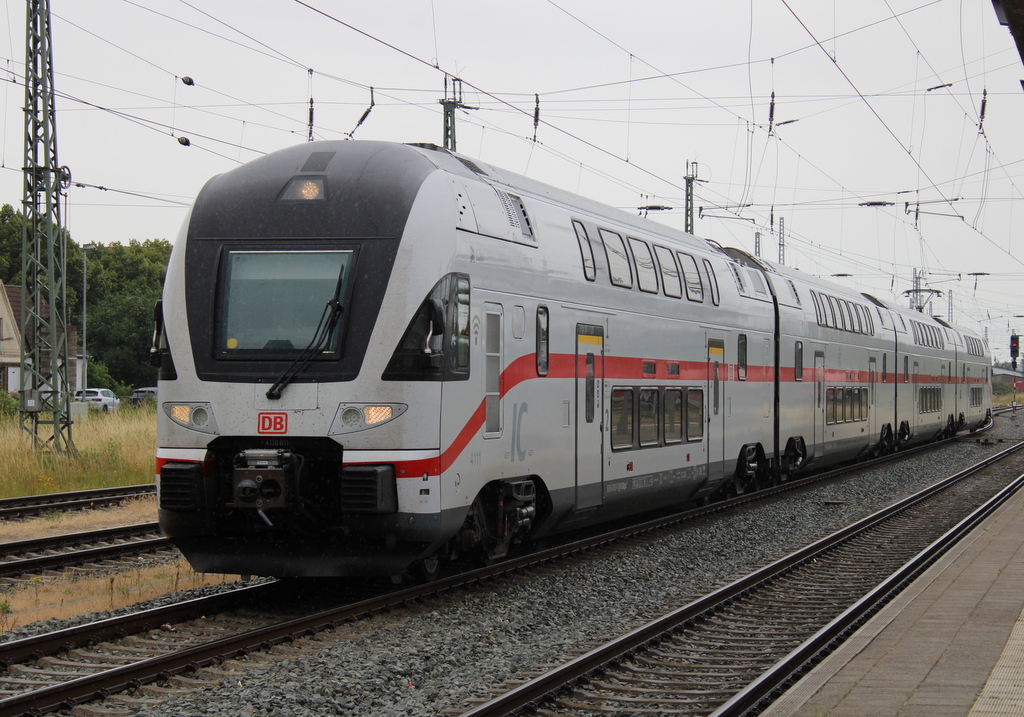 4110 611-9 als IC 2272(Chemnitz-Rostock)bei der Einfahrt im Rostocker Hbf.01.07.2023