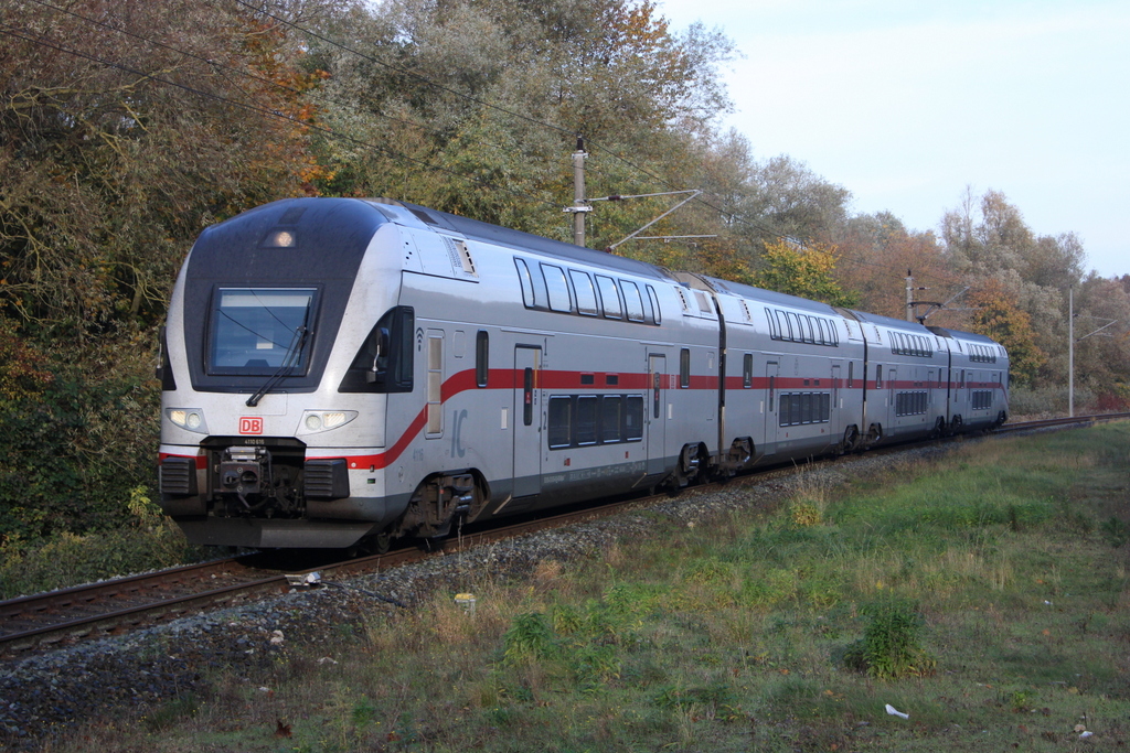 4110 616-8 als IC 2177(Warnemünde-Dresden)bei der Durchfahrt in Rostock-Evershagen.30.10.2021