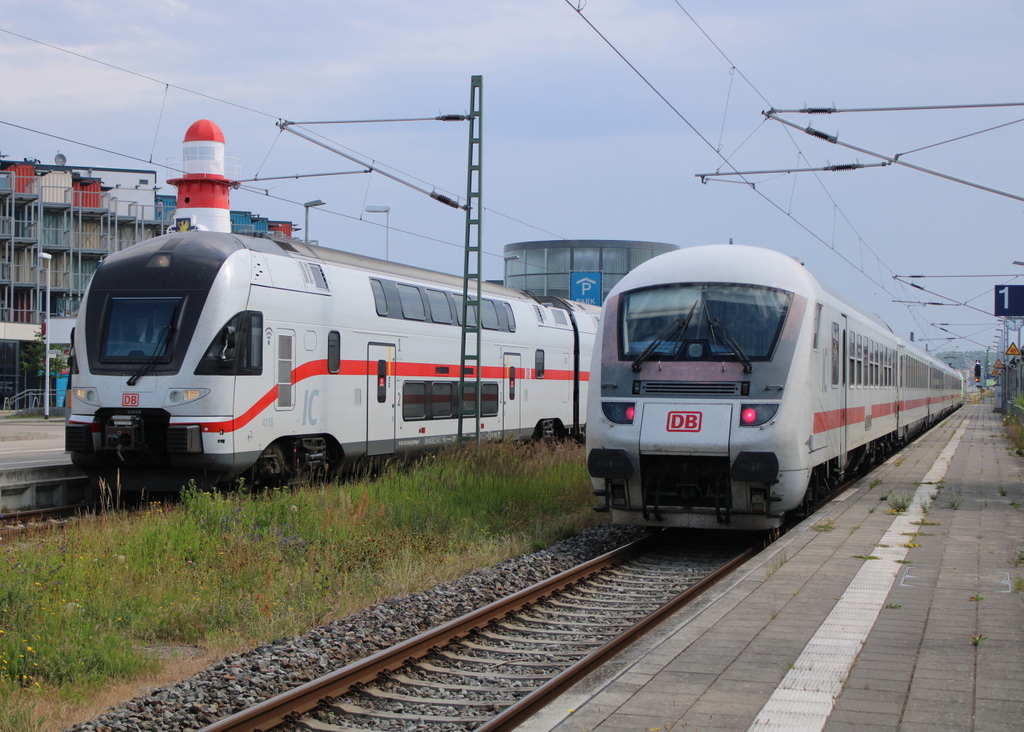 4110 616 als IC 2177 von Warnemünde nach Dresden bei der Durchfahrt in Warnemünde-Werft neben an stand IC 2274(Dresden-Warnemünde)25.06.2022