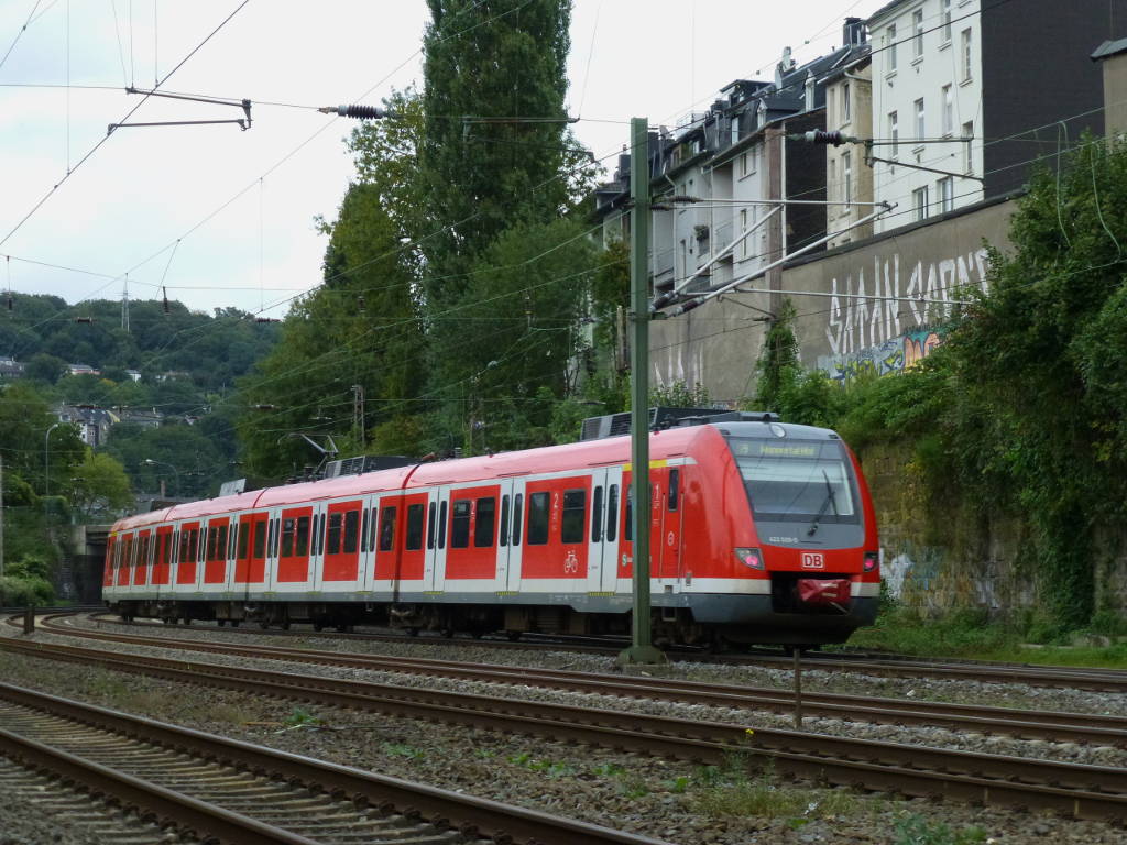 422 026 als S9 nach Wuppertal Hbf, W-Zoo, 21.9.15