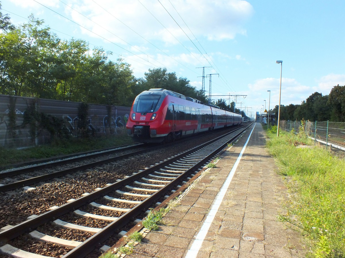 442 325 verlsst am 2.10.13 Berlin-Karlshorst in Richtung Schnefeld.
RE7 -> Wnsdorf-Waldstadt