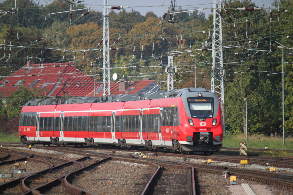 442 344-8 als S1 von Warnemnde Werft nach Rostock Hbf bei der Einfahrt im Rostocker Hbf.04.10.2015