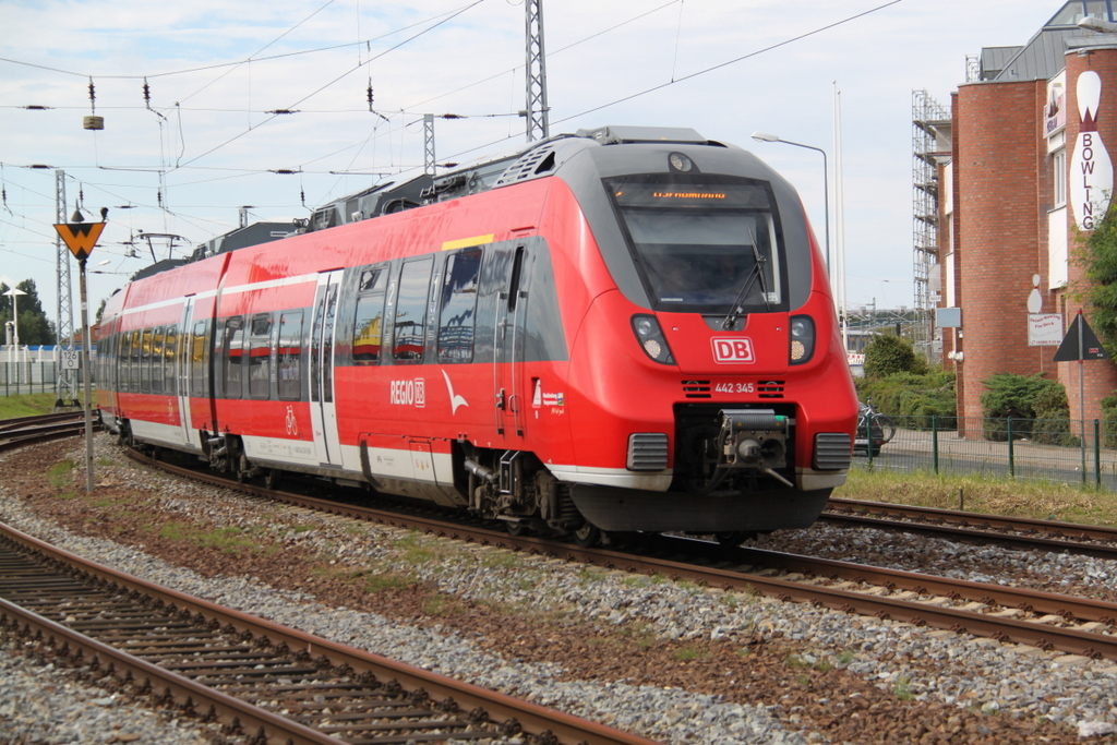 442 345 als S2(Rostock-Warnemnde)bei der Einfahrt in Warnemnde am 07.08.2016