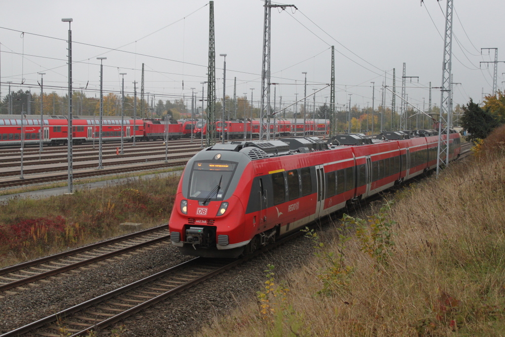 442 348 als S2(Gstrow-Warnemnde)bei der Einfahrt im Rostocker Hbf.21.10.2016