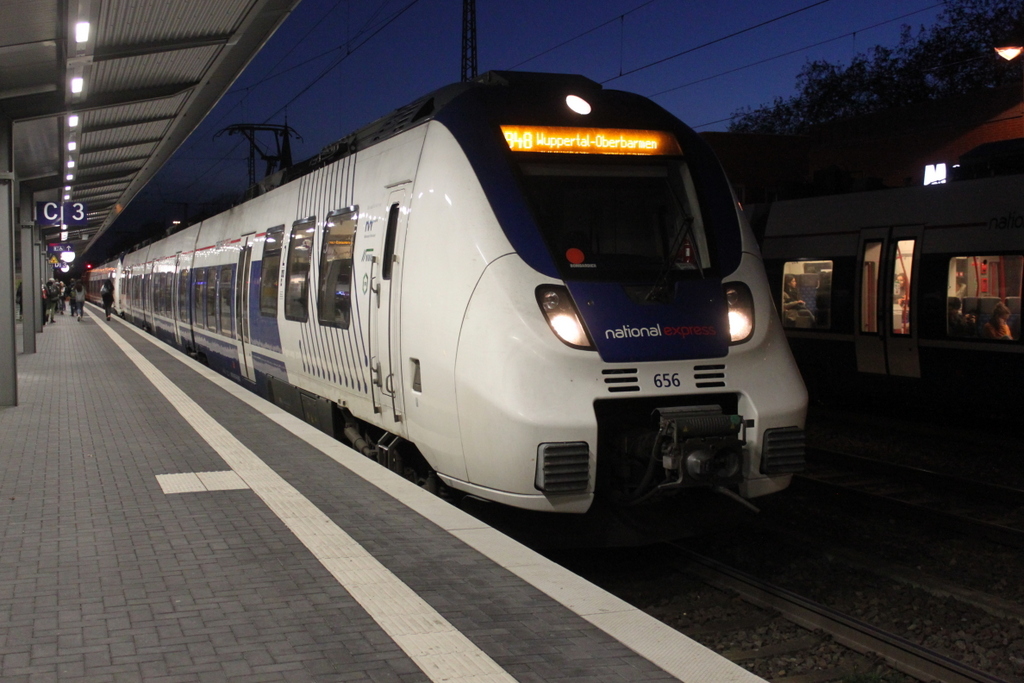 442 656 als RB 48(RB32514)von Bonn Hbf nach Wuppertal-Oberbarmen kurz vor der Ausfahrt in Solingen Hbf.23.11.2018