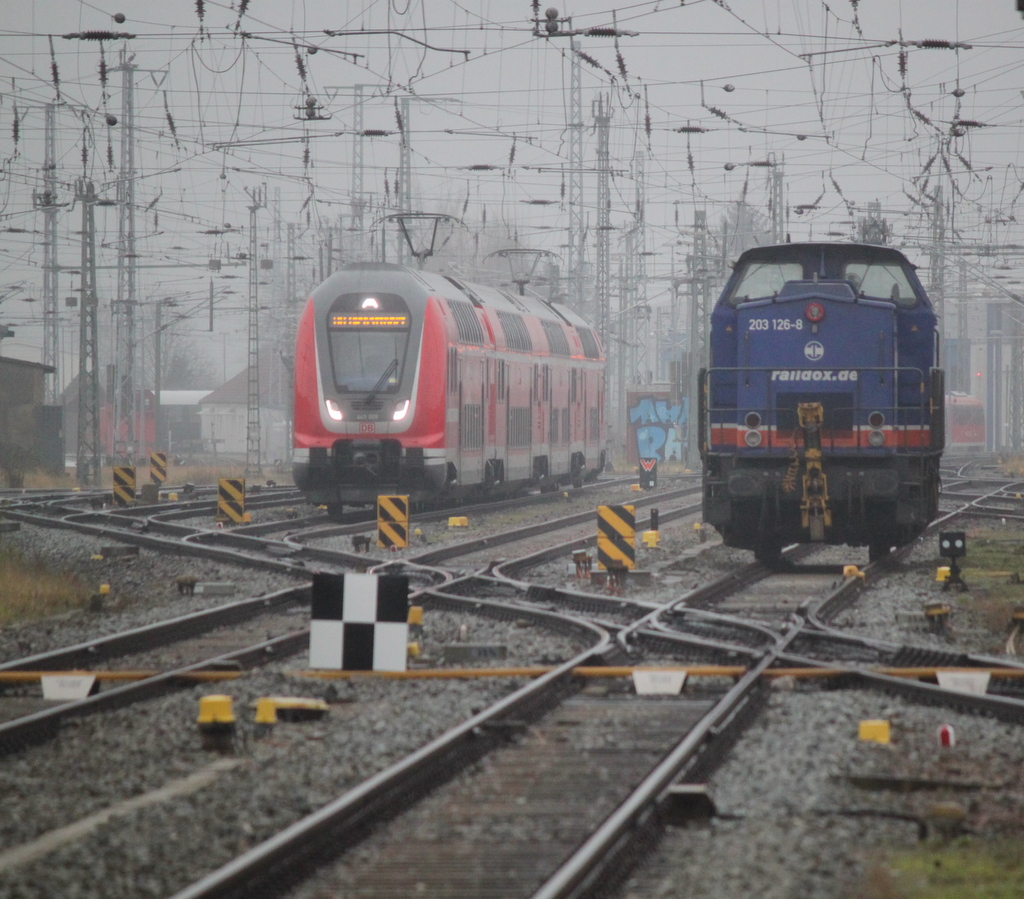 445 008 und 203 126-8 am 03.01.2020 im Rostocker Hbf.