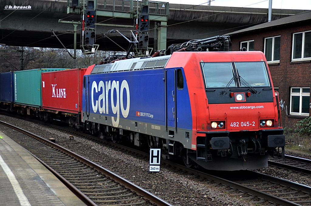 482 045-2 ist mit einen kastenzug durch hh-harburg gefahren,13.03.15