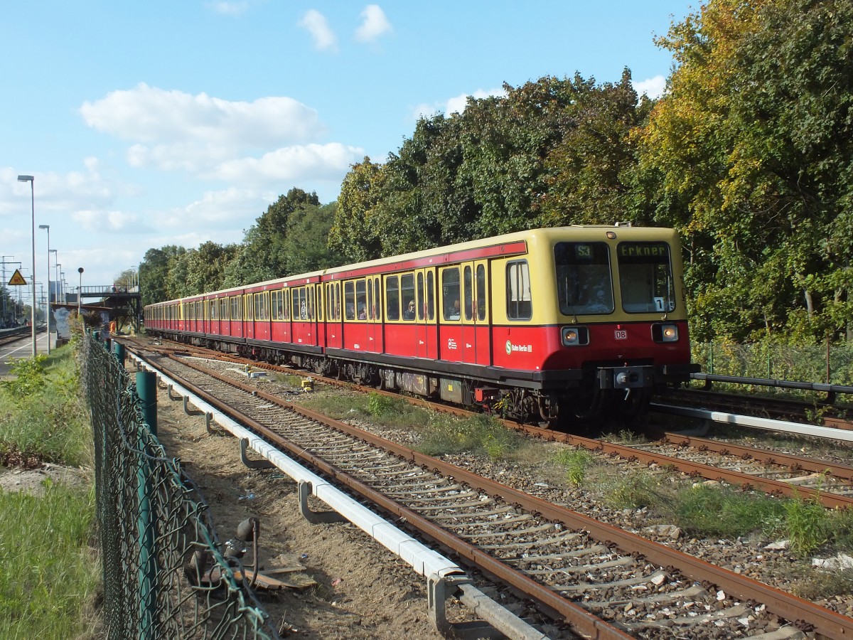 485 104 verlsst am 2.10.13 Berlin-Karlshorst.
S3 -> Erkner