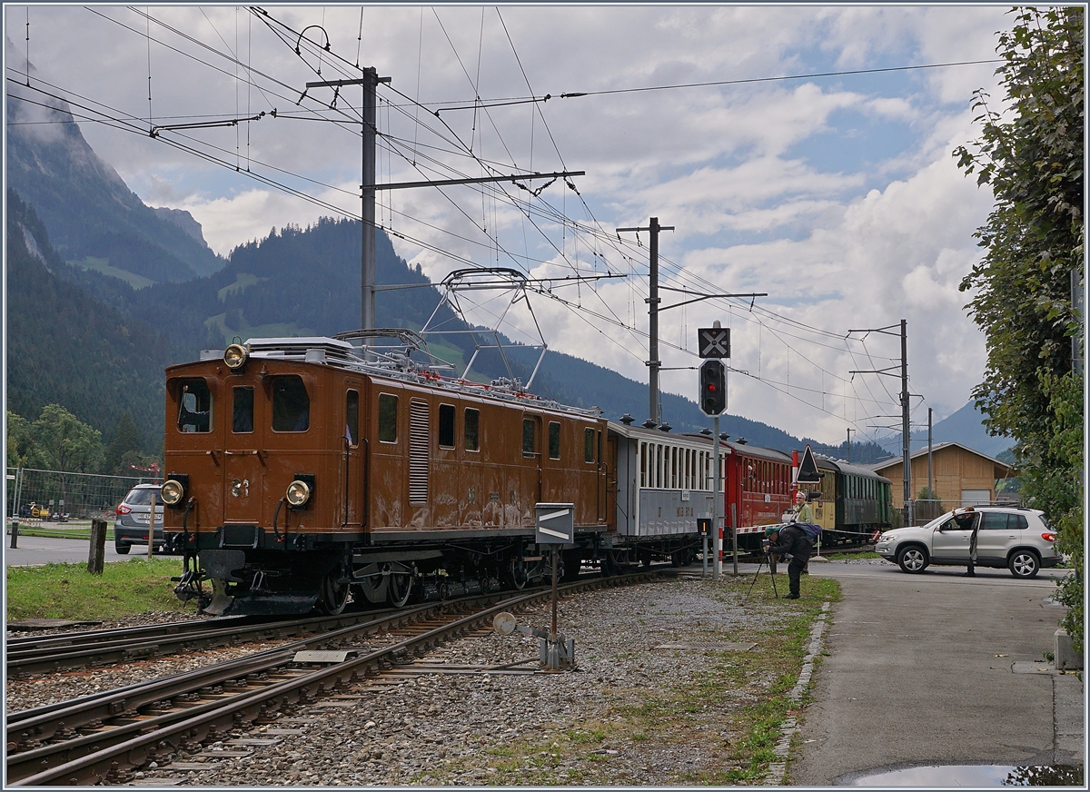 50 Jahre Blonay Chamby - Bündnertag im Saaneland: Die Blonay-Chamby Bahn BB G 4/4 81 erreicht von Rougemont kommend Saanen.
14. Sept. 2018