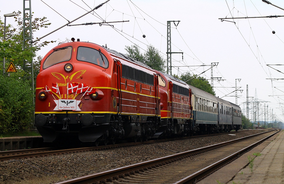 60 Jahre NOHAB Sonderzug DPE 25152(Hannover-Padborg-Odense/DK)bestehend aus Altmark-Rail MY 1149/1227 008-0 und MY 1155/1227 010-6 und ihren drei Wagen hier bei der Durchfahrt in Jübek bei Schleswig festgehalten. 04.09.2014