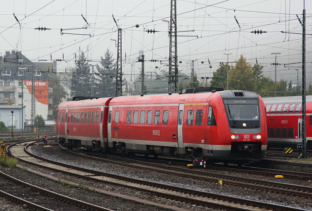 612 051-2/551-1 als RE nach Gieen bei der Einfahrt in den Koblenzer Hbf. 30.09.12 