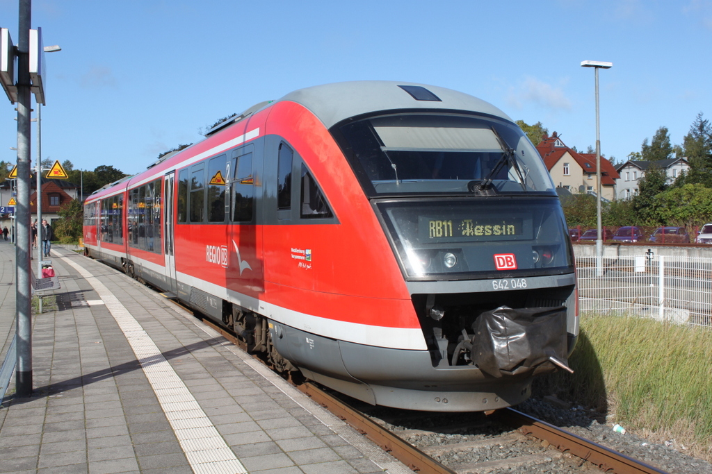 642 048 als RB 13119(Bad Doberan-Tessin)kurz vor der Ausfahrt in Bad Doberan.03.10.2017