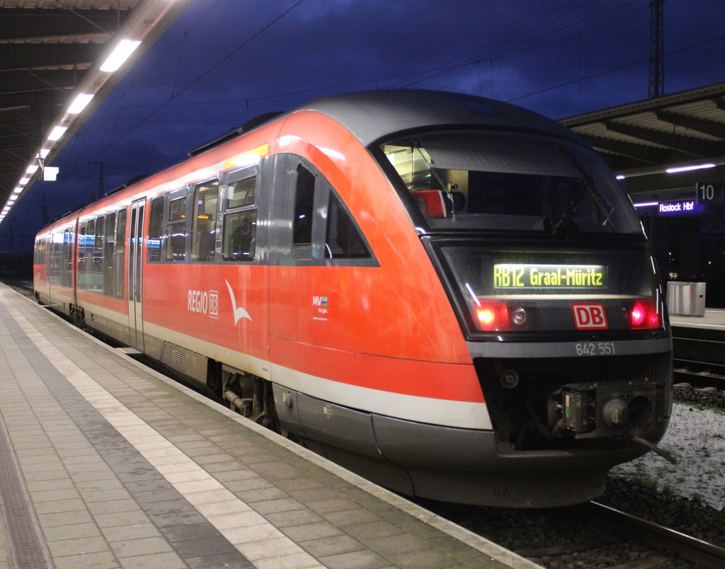 642 551 stand am Morgen des 20.01.2024 im Rostocker Hbf.