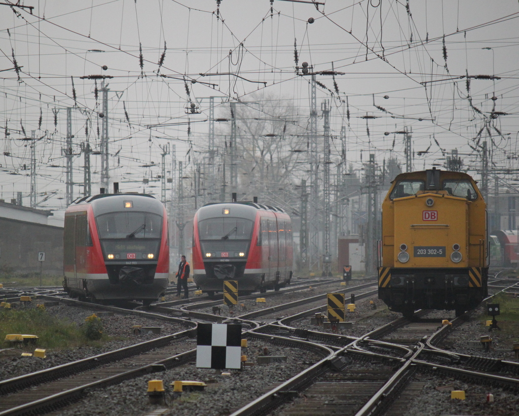 642 553 und 642 684 trafen sich am 25.10.2014 im Rostocker Hbf 