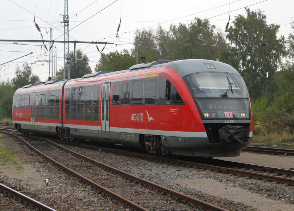 642 553 als RB11(Tessin-Wismar)bei der Einfahrt im Rostocker Hbf.07.09.2018