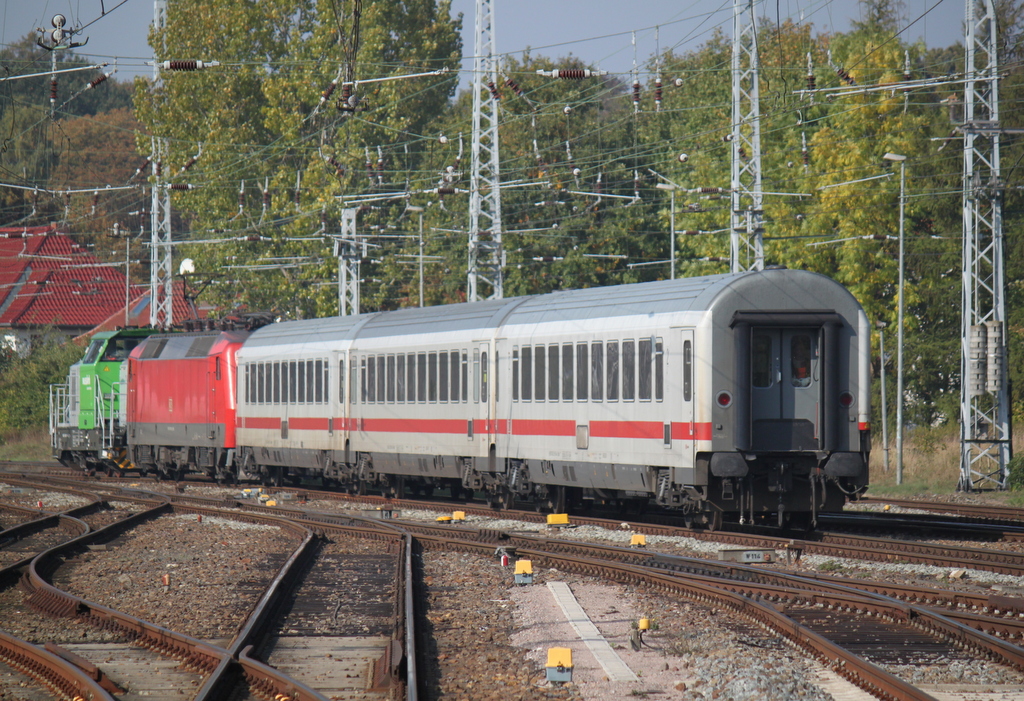 650 114-8+120 110-2 mit IC 2213 Kurswagen von Rostock Hbf nach Stuttgart im Rostocker Hbf.05.10.2014