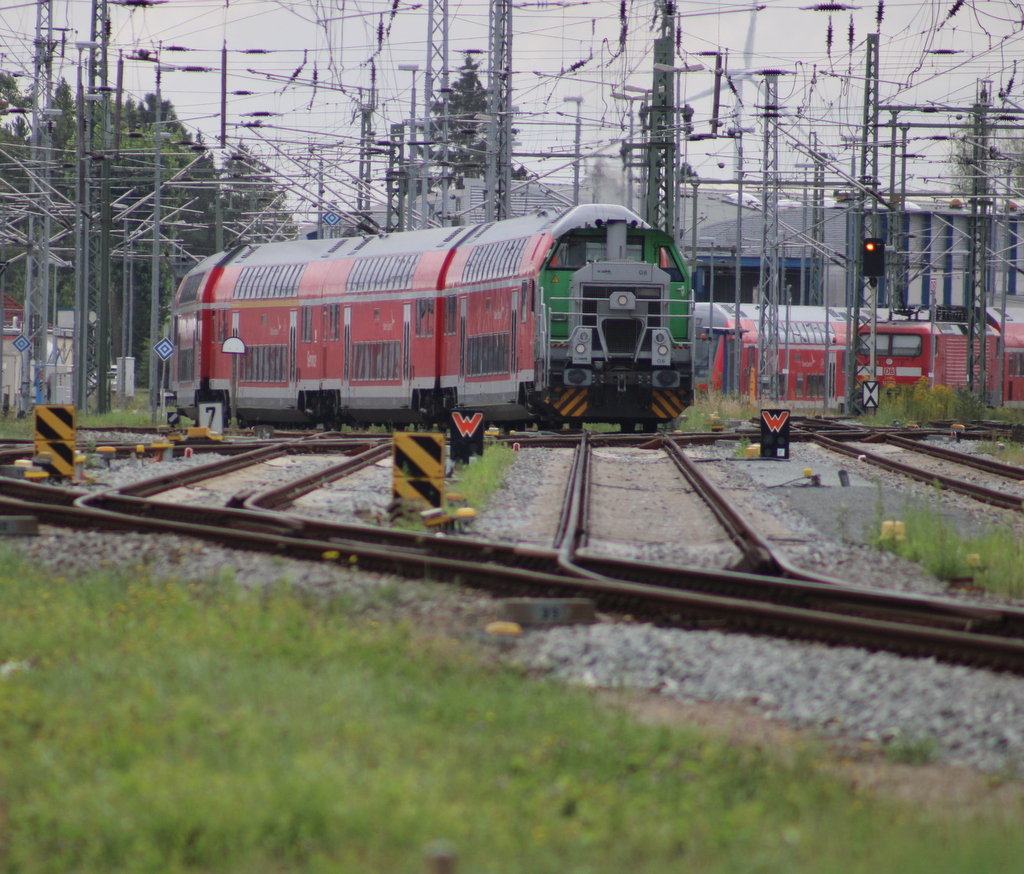 650 302-9 beim Rangieren am 28.08.2022 im Bw Rostocker Hbf.