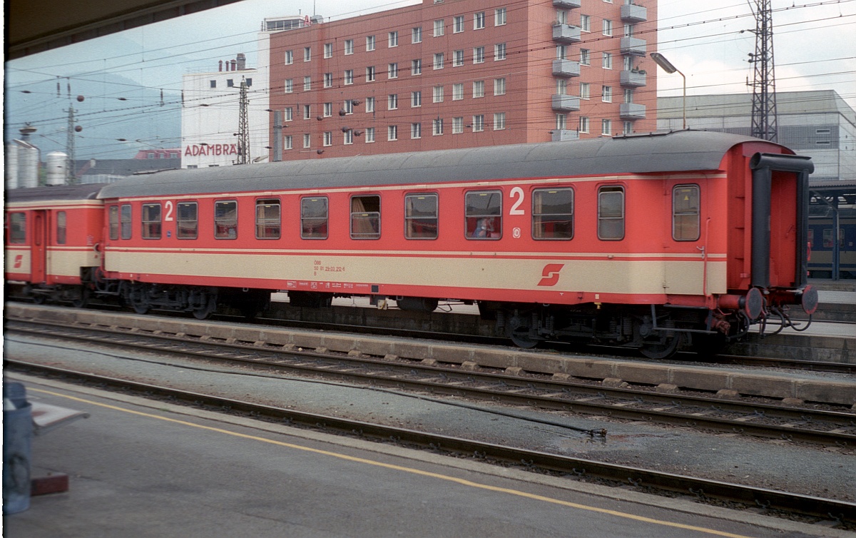 A-ÖBB 50 81 29-03 212-6 Gattung B Innsbruck Hbf 09.09.1985