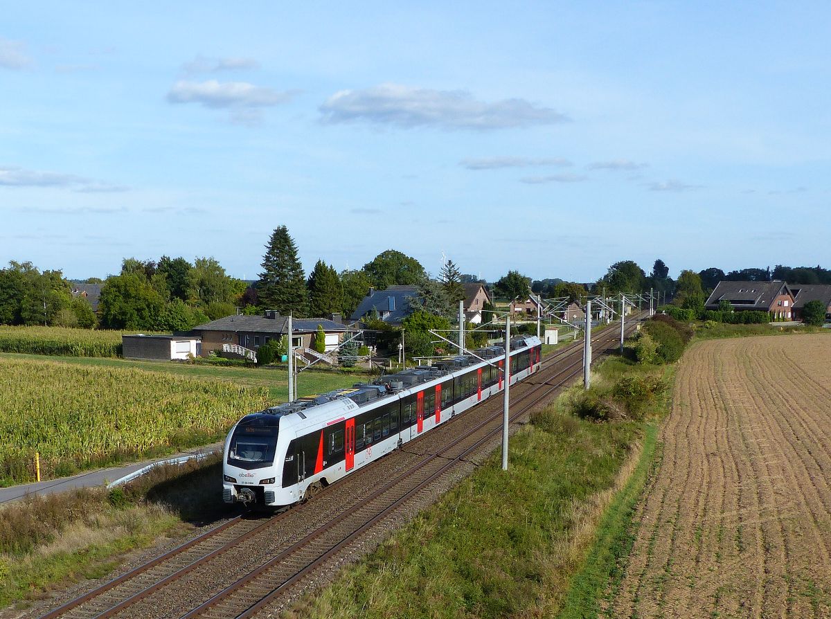 Abellio Triebzug ET 25 2304 Baumannstrasse, Praest bei Emmerich am Rhein 06-07-2018. Abellio treinstel ET 25 2304 Baumannstrasse, Praest bij Emmerich 06-07-2018.
