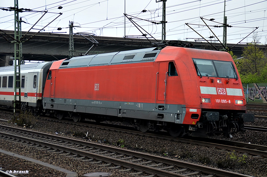 abfahrt der 101 095-8,mit einen ic vom bf hh-harburg,25.04.15