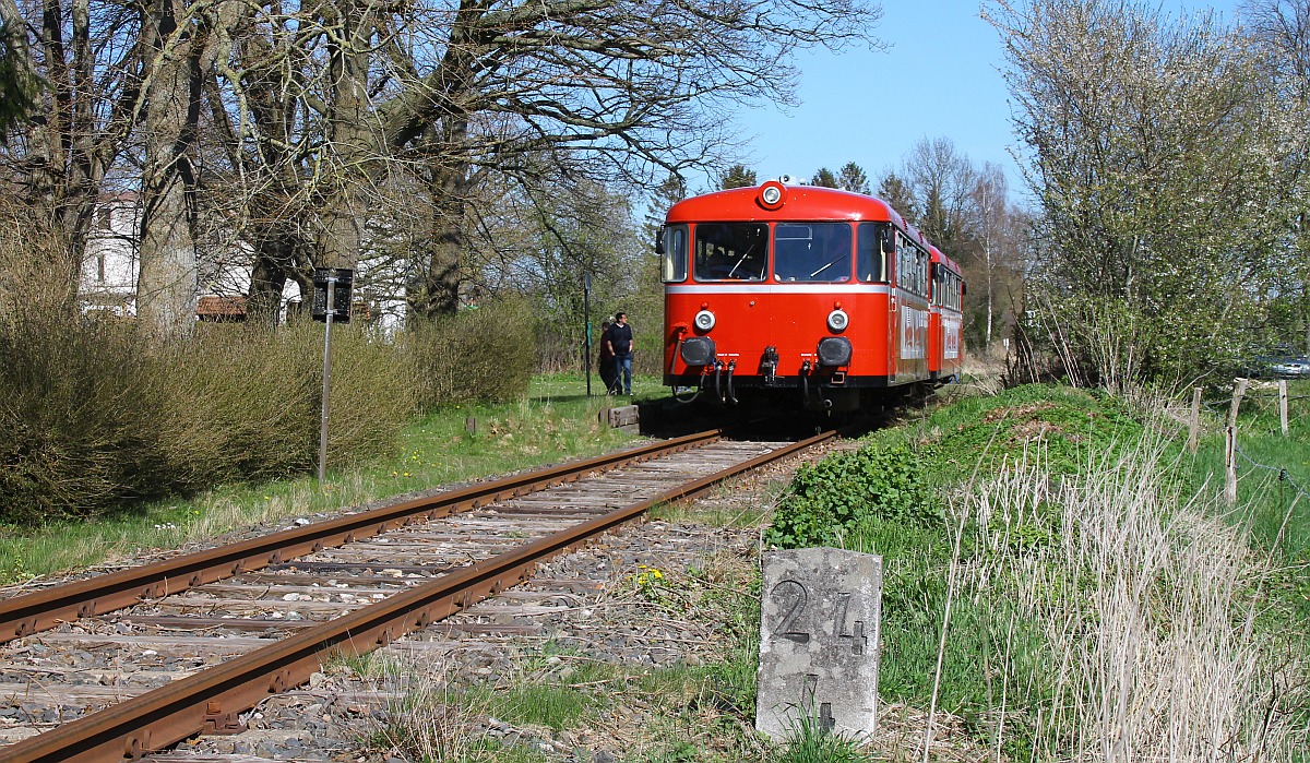 ADE VT 3.09 + VT 3.08 mit km Stein 24,4 in Wagersrott 17.04.2022