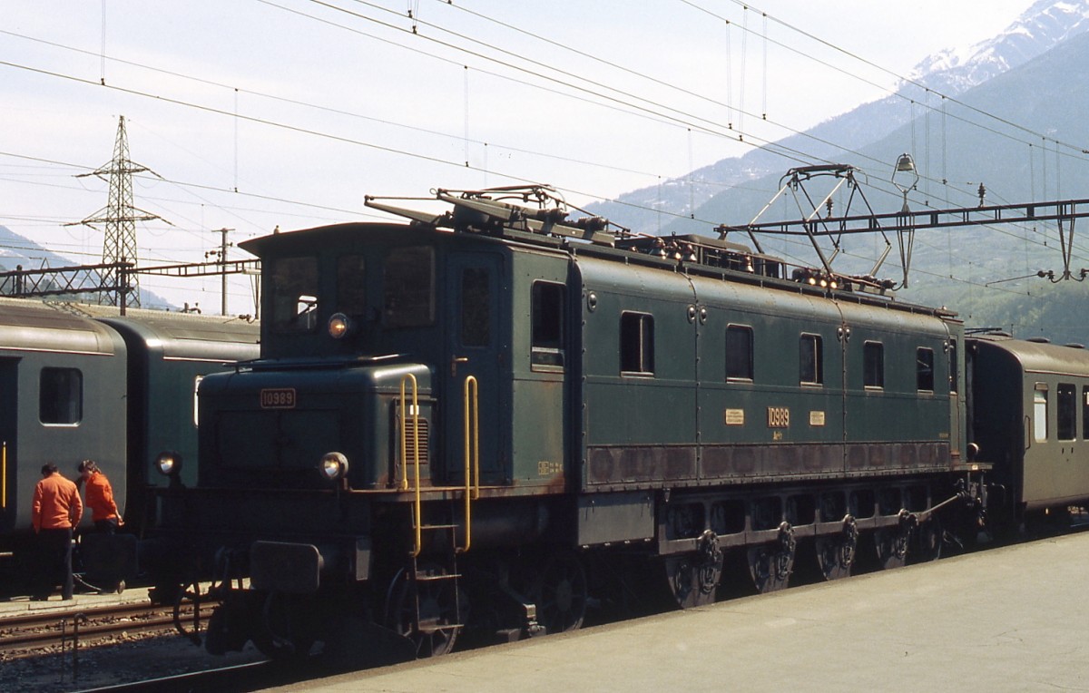 Ae 4/7 10989 im Fr�hjahr 1981 im Bahnhof Brig