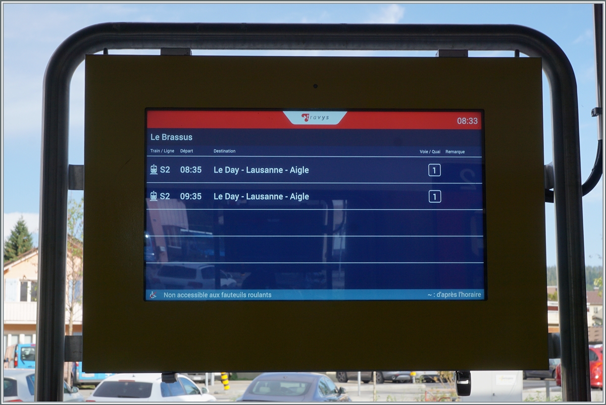Aktuell zeigt jedoch der Monitor auf Gleis 1 nächsten Abfahrten an. 

Le Brassus, den 15. August 2022