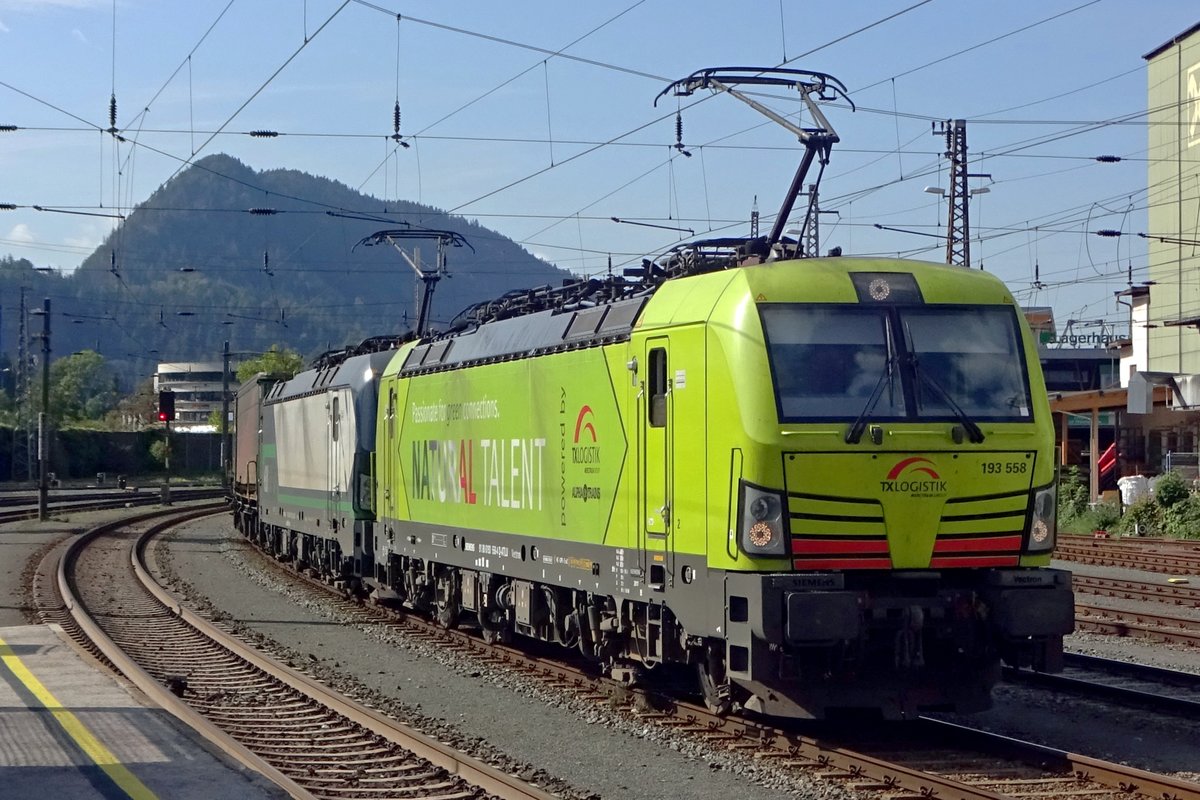 Am 17 September 2019 treft TX Log 193 558 mit ein KLV aus  Italien in Kufstein ein.