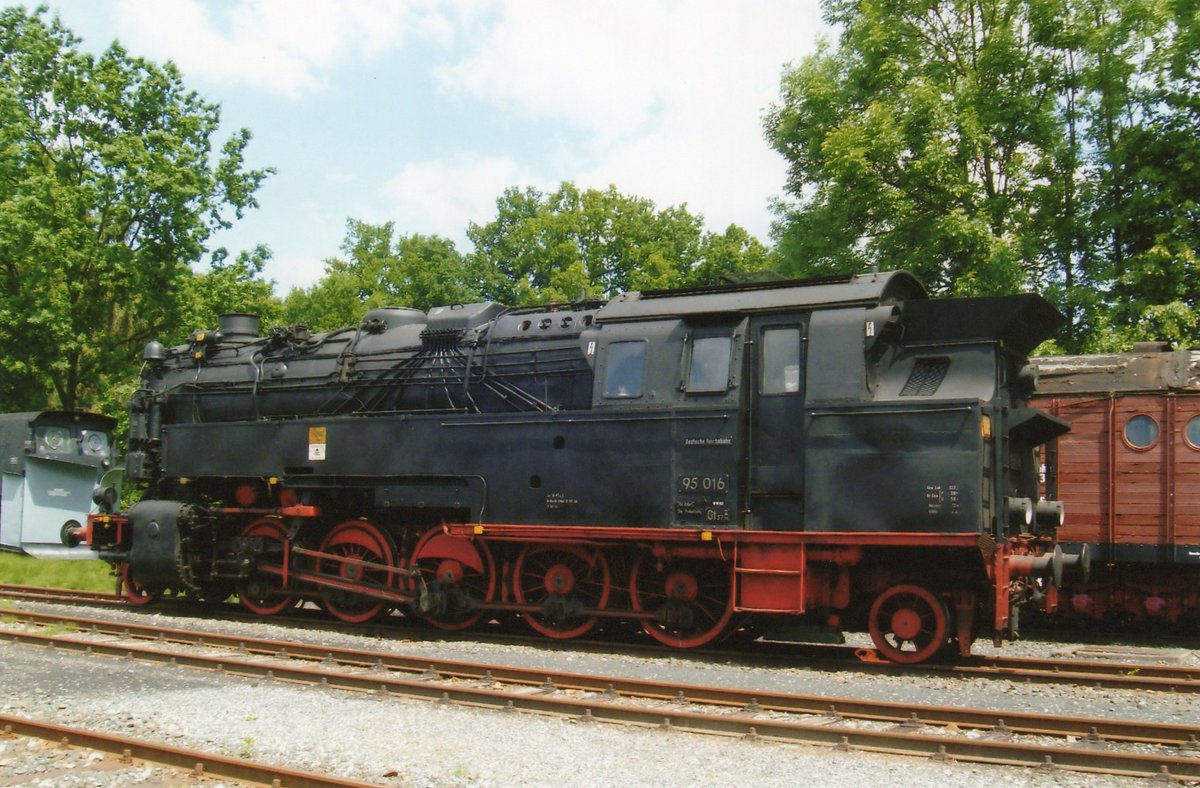 Am 23 Mai 2010 wurde 95 016 ins DDM fotografiert.