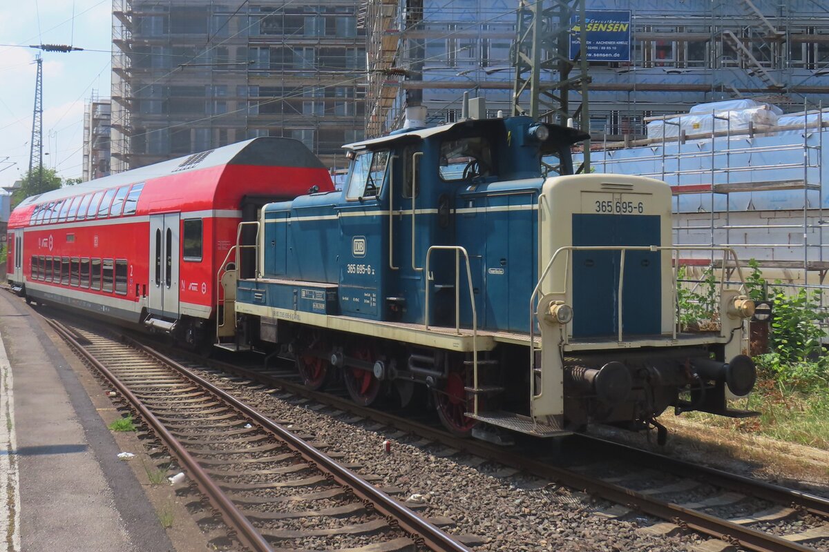 Am 26 Juni 2024 rangiert 365 695 in Aachen Hbf.