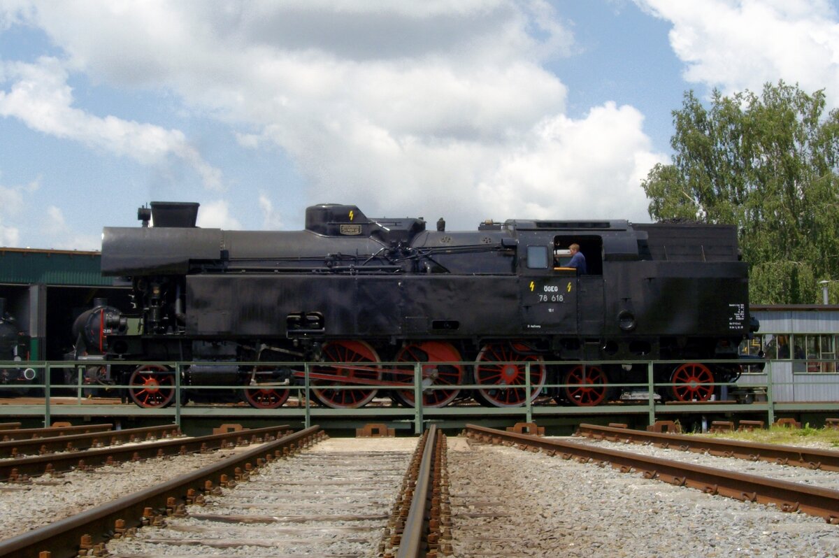 Am 27 Mai 2012 steht 78.618 ins Lokpark Ampflwang auf die Drehscheibe.