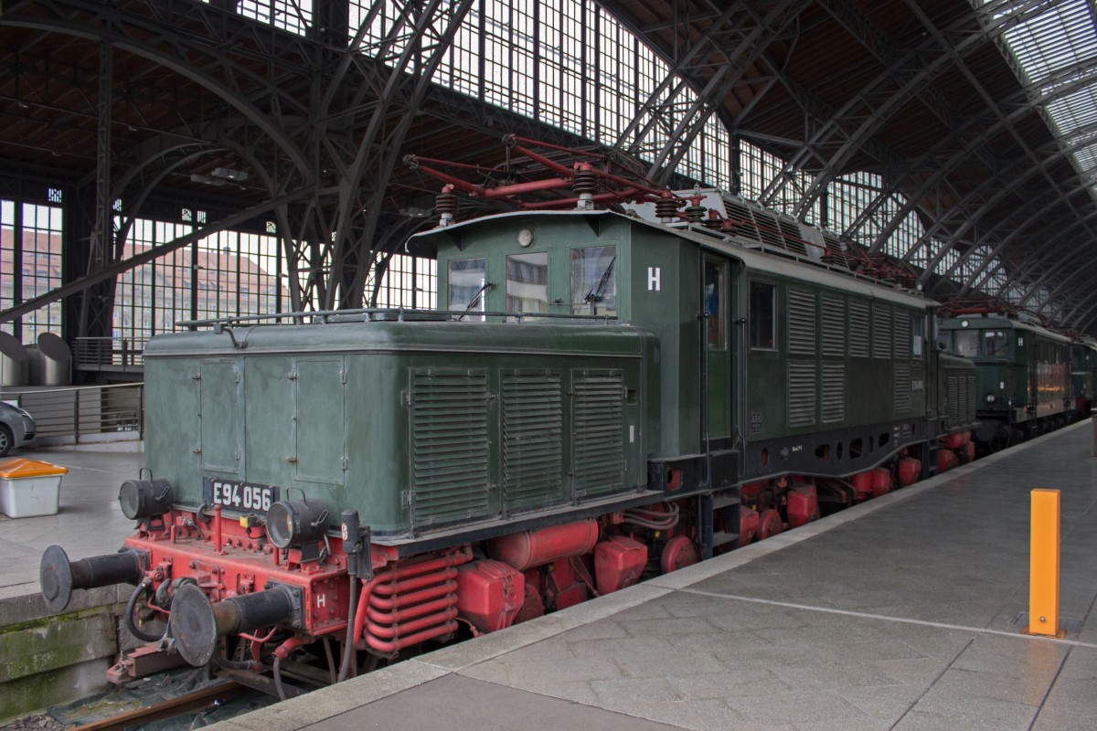 Am Ende des Museumsgleises in Leipzig steht E 94 056.