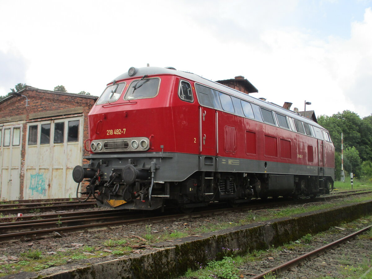 Am Lokschuppen in Schleusingen stand,am 31.August 2021,die 218 492 von der Rennsteigbahn.