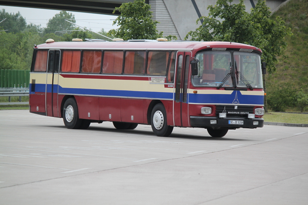 Am Nachmittag des 31.05.2019 stand dieser historische Magirus Deutz Bus in Warnemnde-Werft.