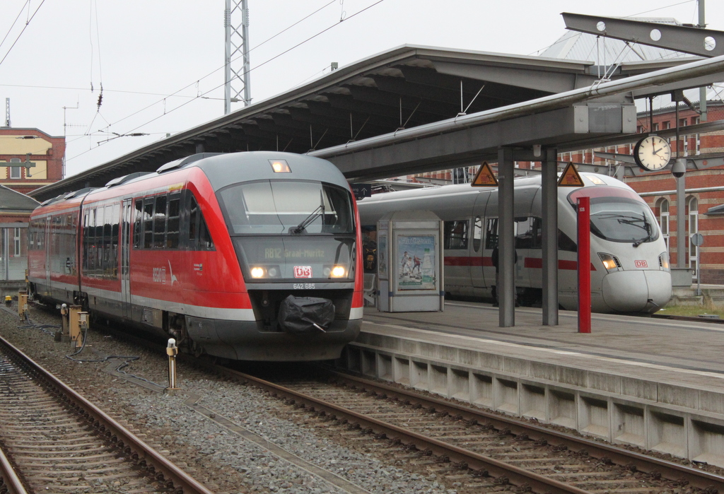 am Nachmittag standen 642 685 und 411 529-1 im Rostocker Hbf.20.01.2018