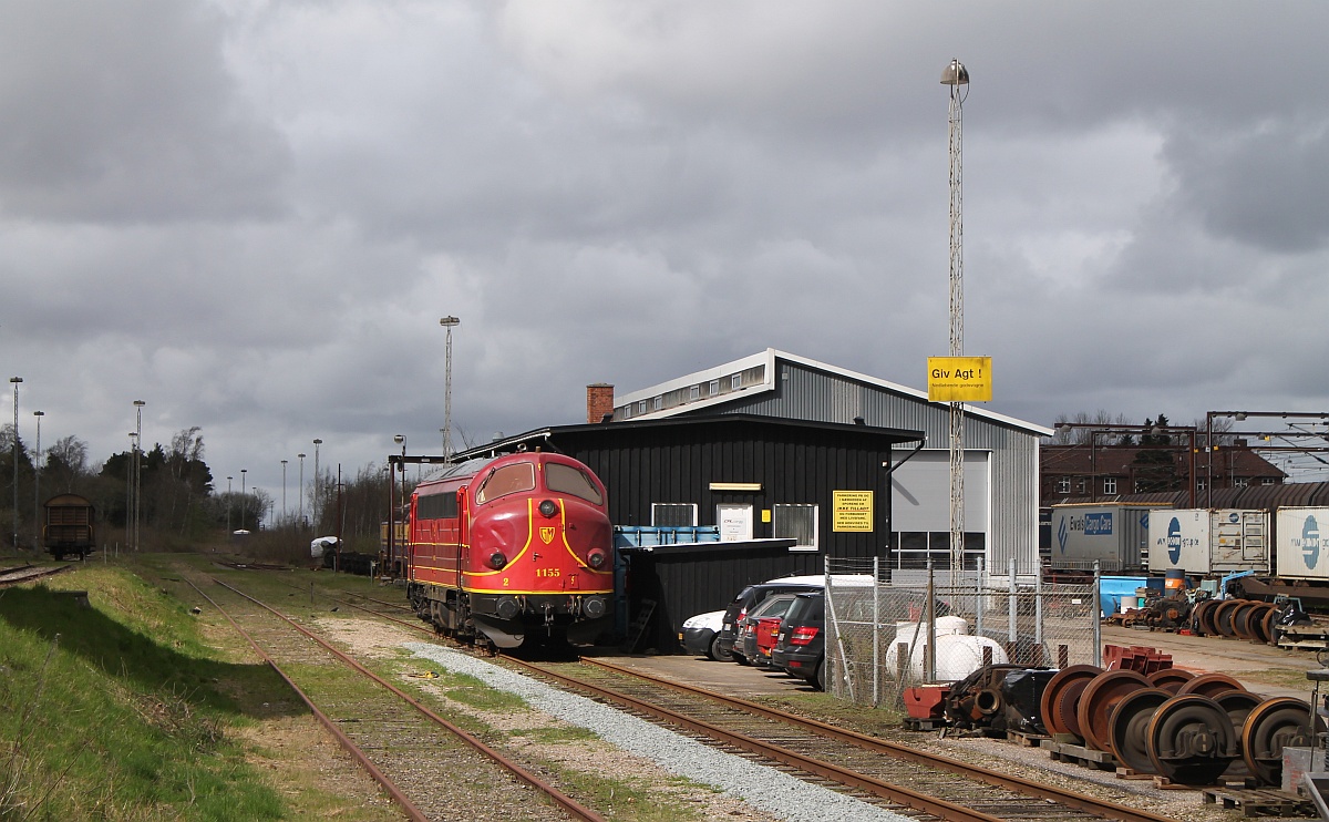 AMR MY 1155(1227 010-6,  Jeanette  REV/BRS/18.12.16, Bw Haldensleben) genießt einen kurzen Sonnenspot bevor es nach Bremen ging. Pattburg/Padborg/DK 13.04.2017(mit freundl. Unterstützung durch Herrn Schikorr) 