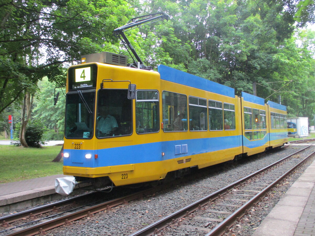 An der Station Reinhardsbrunn Bahnhof hielt,am 18.Juli 2025,die Thüringer Waldbahn mit dem Tw 223.
