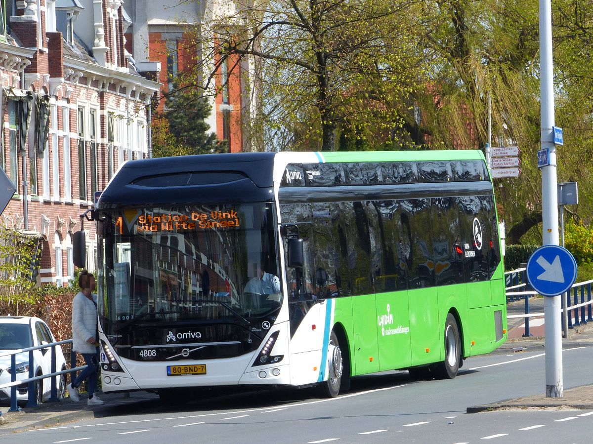 Arriva Bus 4808 Volvo 7900E Elektrobus (vollelektrisch) Baujahr 2019. Hoge Rijndijk, Leiden 16-04-2019.

Arriva bus 4808 Volvo 7900E elektrische bus bouwjaar 2019. Hoge Rijndijk, Leiden 16-04-2019.