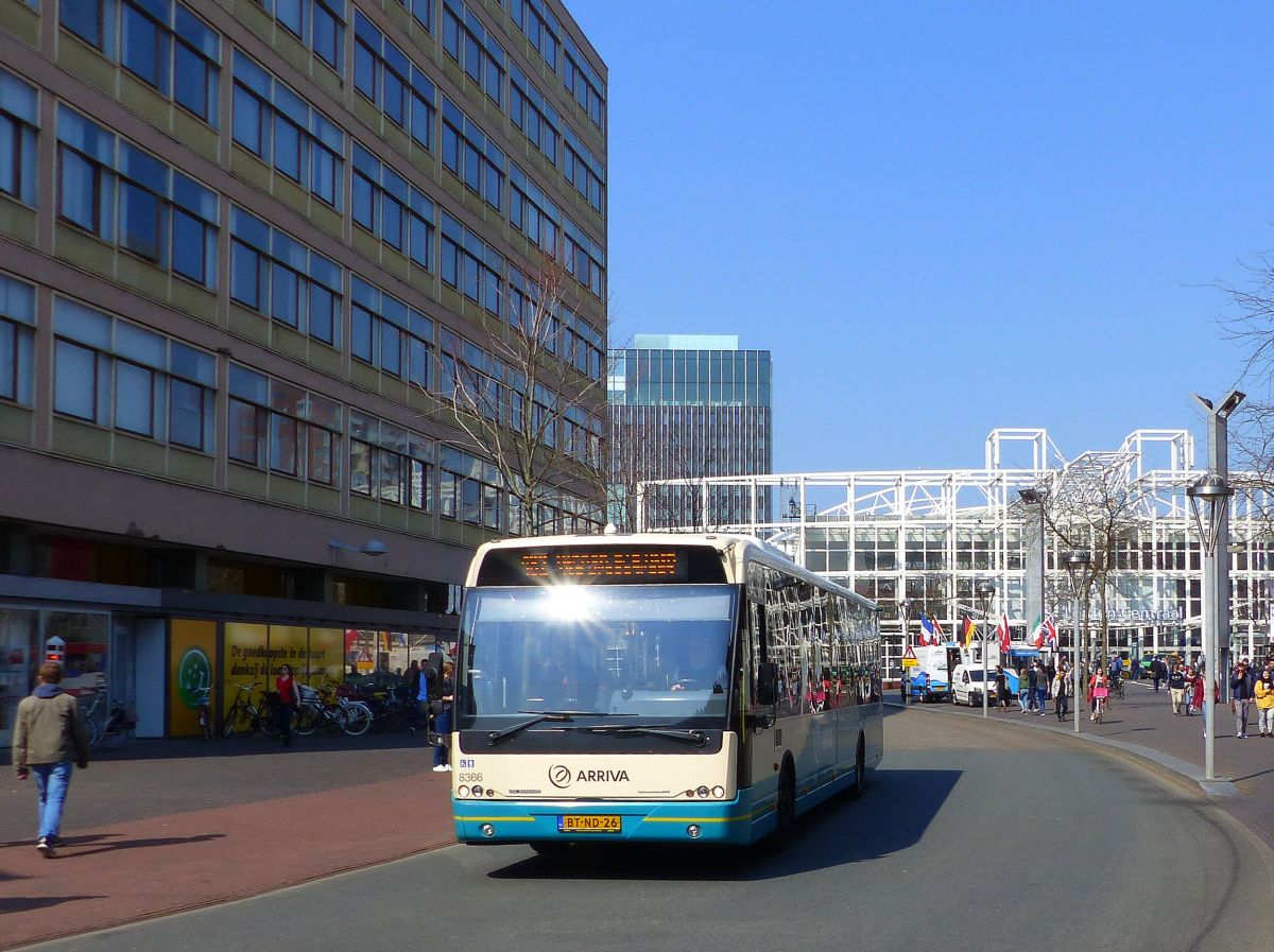 Arriva Bus 8366 VDL Berkhof Ambassador 200 (LE120) Baujahr 2007. Stationsweg, Leiden 08-04-2019.

Arriva bus 8366 VDL Berkhof Ambassador 200 (LE120) bouwjaar 2007. Stationsweg, Leiden 08-04-2019.