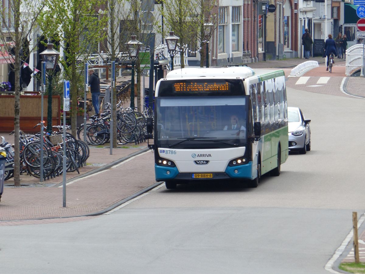 Arriva Bus 8786 DAF VDL Citea LLE120 Baujahr 2012. Nieuwe Beestenmarkt, Leiden 03-05-2020.

Arriva bus 8786 DAF VDL Citea LLE120 bouwjaar 2012. Nieuwe Beestenmarkt, Leiden 03-05-2020.