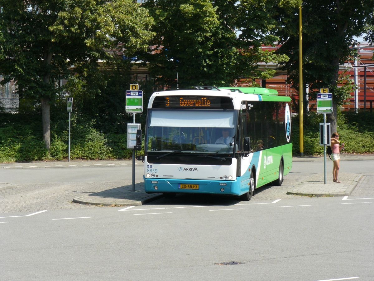 Arriva Bus 8859 DAF VDL Citea LLE120 Baujahr 2012. Stationsplein, Gouda 31-07-2014.

Arriva bus 8859 DAF VDL Citea LLE120 bouwjaar 2012. Stationsplein, Gouda 31-07-2014.