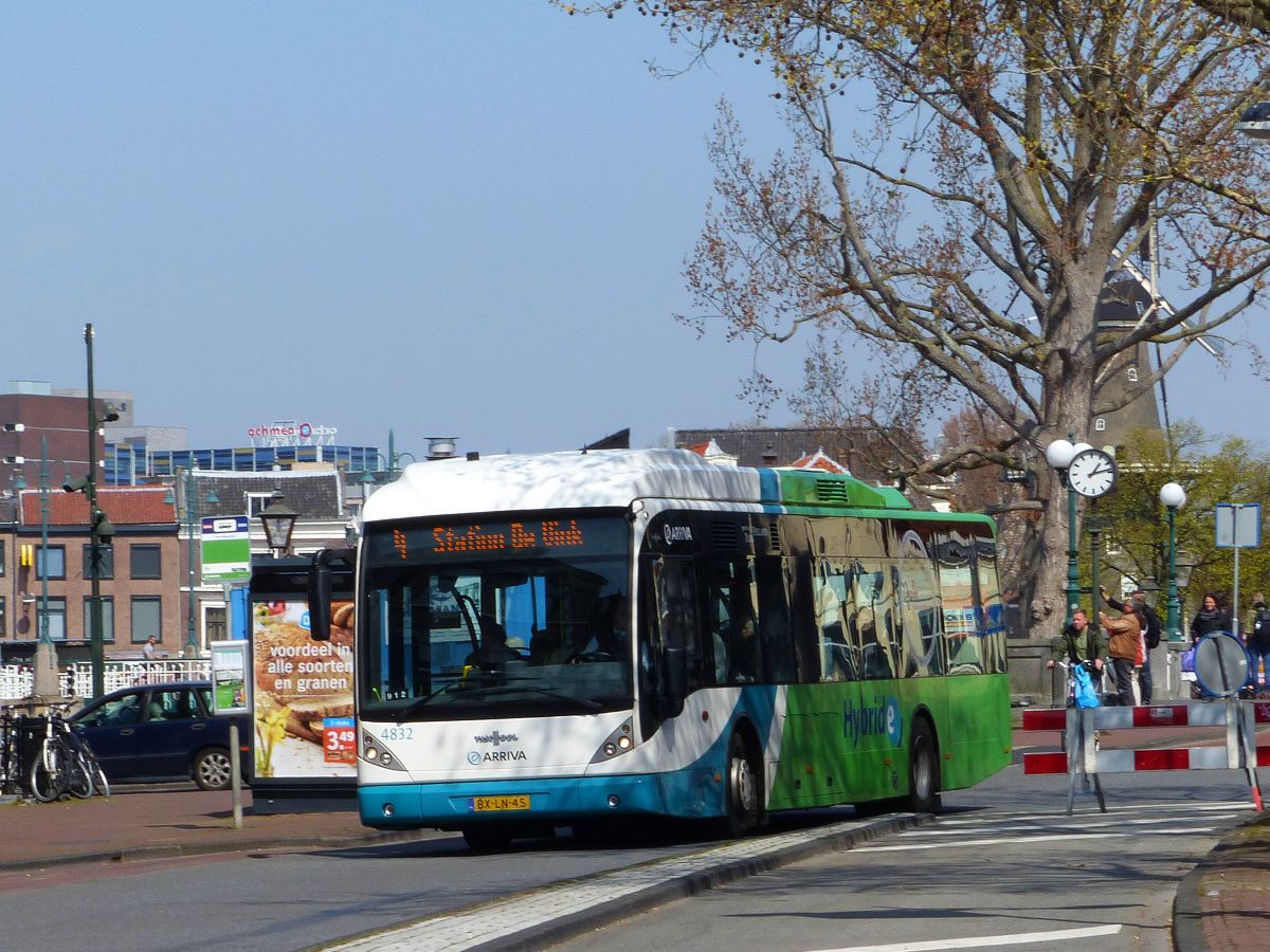 Arriva ex-Connexxion Bus 4832 Van Hool newA300 Hybrid Baujahr 2009. Kort Rapenburg, Leiden 16-04-2019.

Arriva ex-Connexxion bus 4832 Van Hool newA300 Hybrid bouwjaar 2009. Kort Rapenburg, Leiden 16-04-2019.
