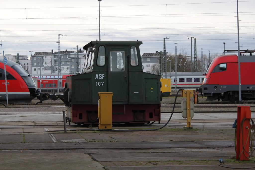 ASF 107 stand am 20.11.2016 im BW Rostock Hbf