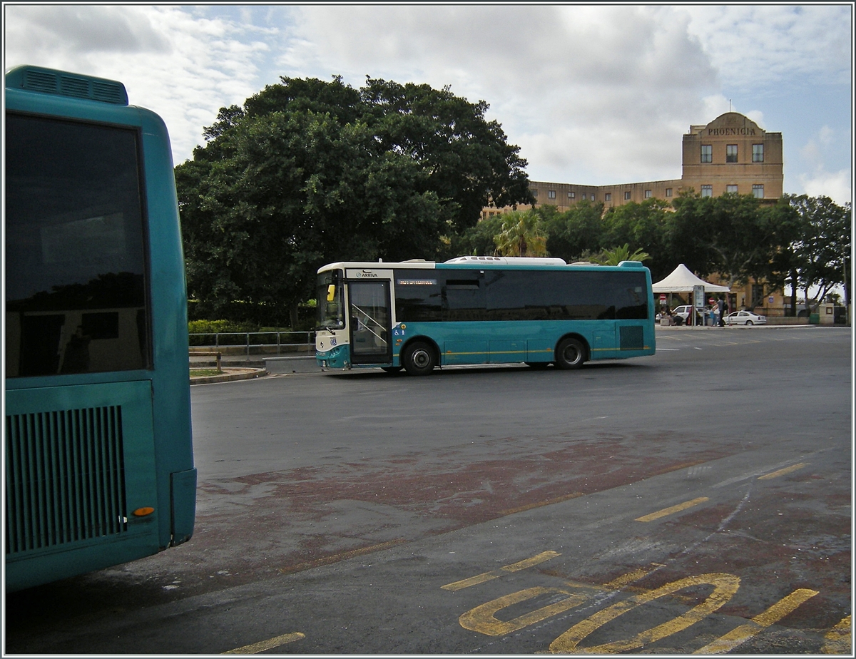 Auf dem relativ grossen Busbahnhof von Valletta. 
28. Sept. 2013