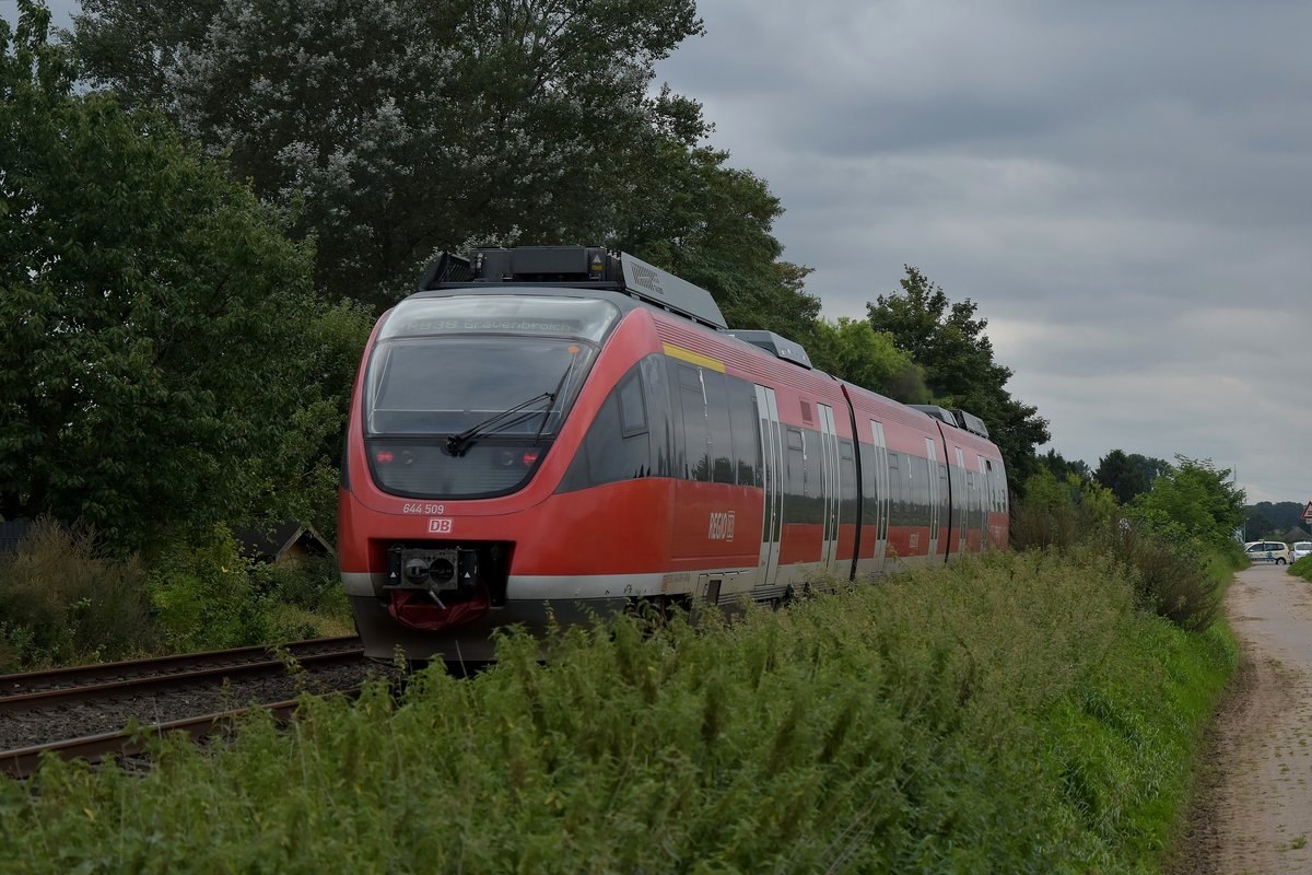 Auf der Erftbahn ist der 644 509 als RB 38 Pendel nach Grevenbroich. 17.8.2017